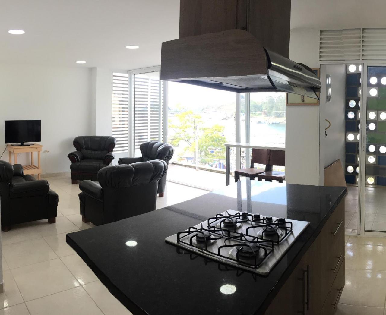 Апартаменты Apartamento The Colors Гуатапе Экстерьер фото